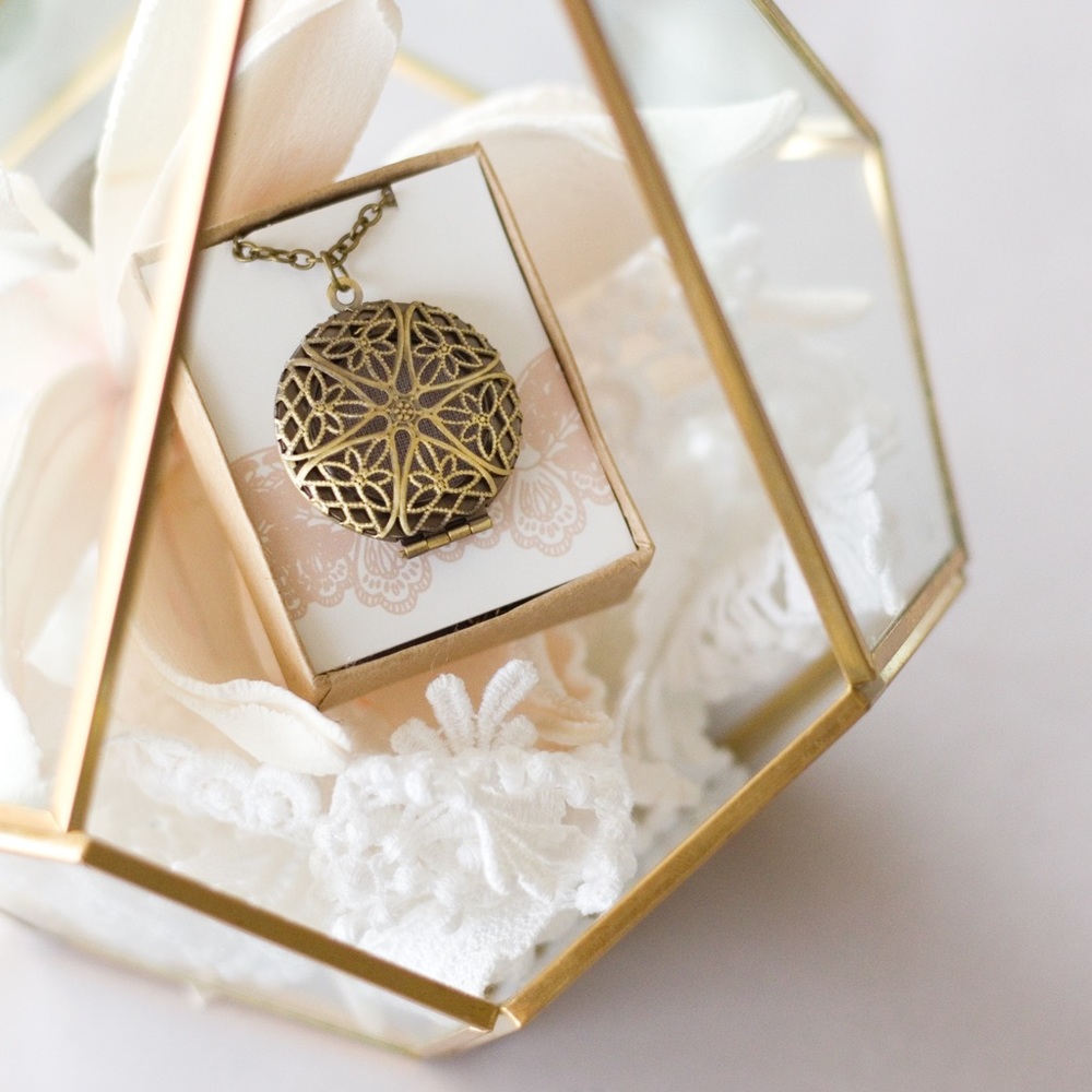 Vintage Inspired Locket Necklace for Photos
